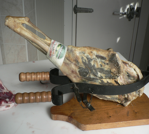 "Coshet o Prosciutto di Pecora"